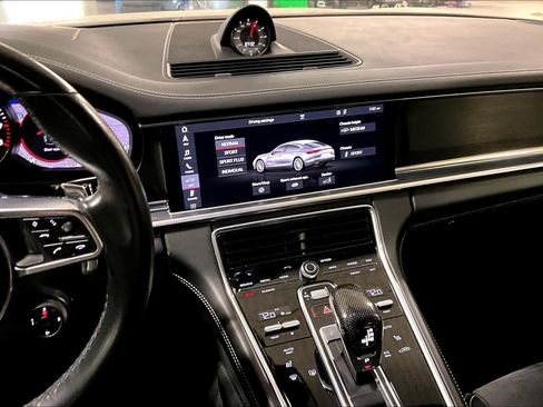 Used 2019 Porsche Panamera GTS w/ Premium Package Plus image 6