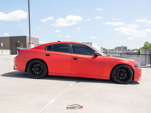 Used 2018 Dodge Charger R/T RWD image 8