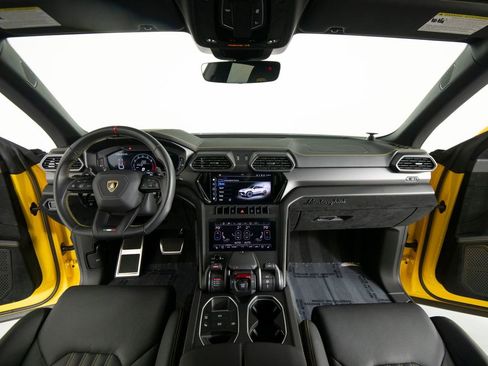 Used 2023 Lamborghini Urus Performante image 33
