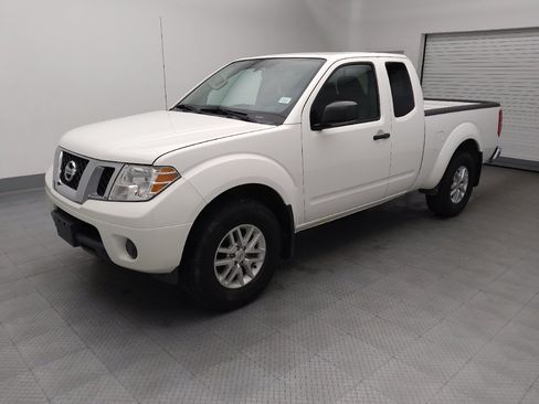 Used 2020 Nissan Frontier SV AWD/4WD image 2