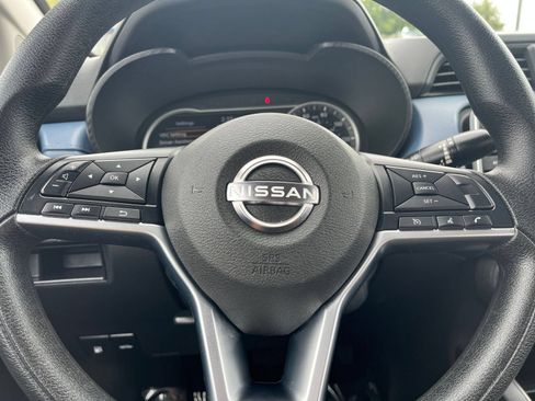 Used 2025 Nissan Versa SV FWD image 28