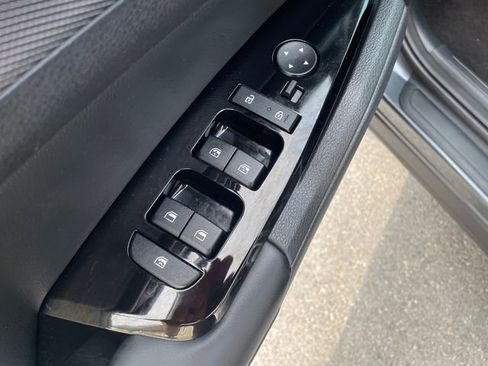 Used 2023 Kia Sportage SX image 25