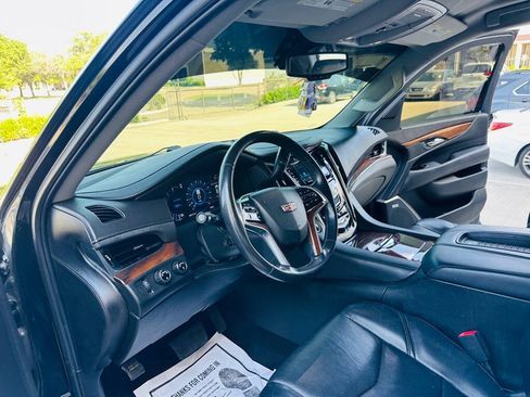 Used 2018 Cadillac Escalade 4WD image 14