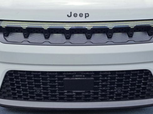 New 2026 Jeep Grand Wagoneer Limited AWD/4WD image 3