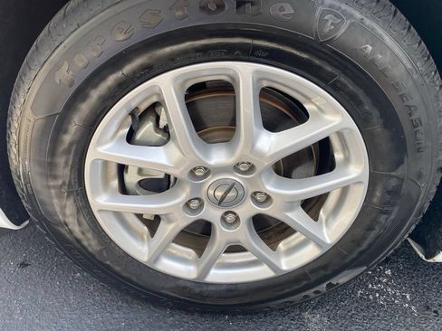 Used 2023 Chrysler Pacifica Touring-L FWD image 27