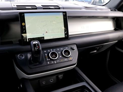 Used 2022 Land Rover Defender 90 X-Dynamic HSE image 16