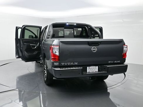 Used 2024 Nissan Titan SV w/ SV Convenience Package image 29