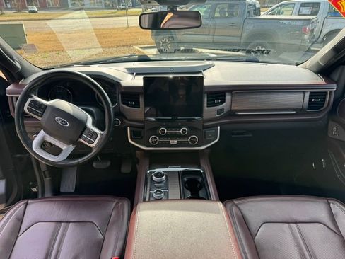Used 2024 Ford Expedition Max Limited image 12