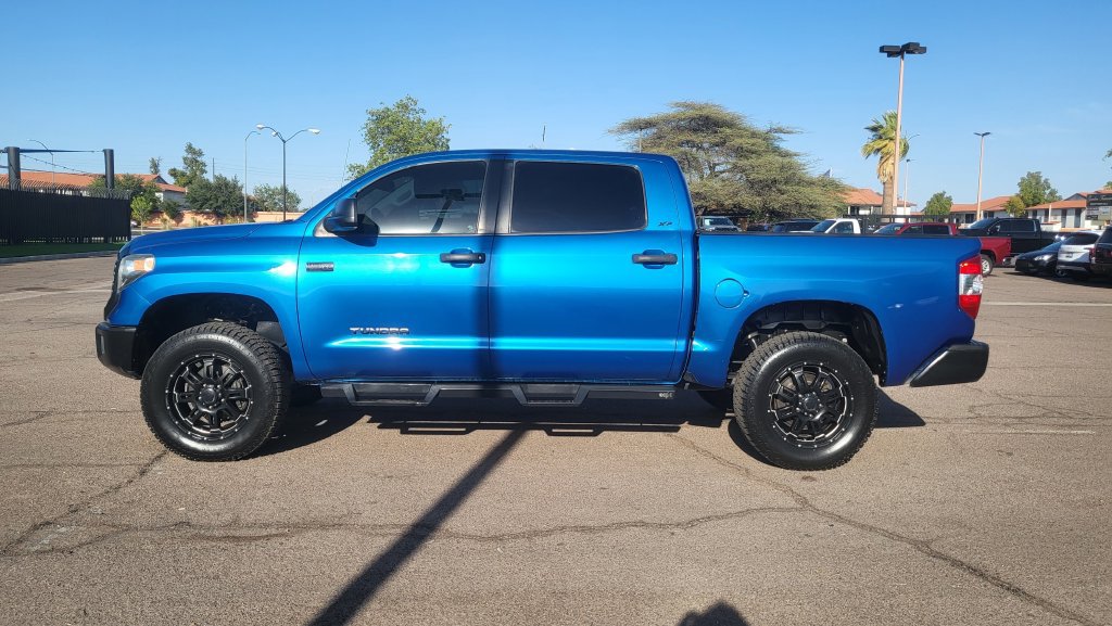 Used 2018 Toyota Tundra SR5 w/ SR5 Upgrade Package AWD/4WD image 5