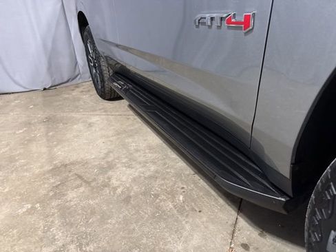 Used 2024 GMC Yukon AT4 AWD/4WD image 2