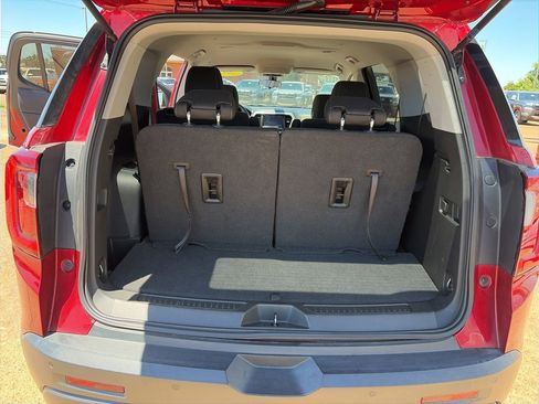 Used 2021 GMC Acadia SLE w/ Elevation Edition FWD image 8