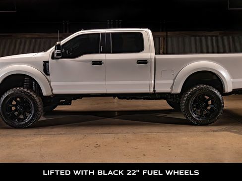 Used 2022 Ford F250 Lariat w/ Black Appearance Package AWD/4WD image 5