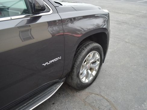 Used 2016 GMC Yukon SLE w/ HD Trailering Package AWD/4WD image 10