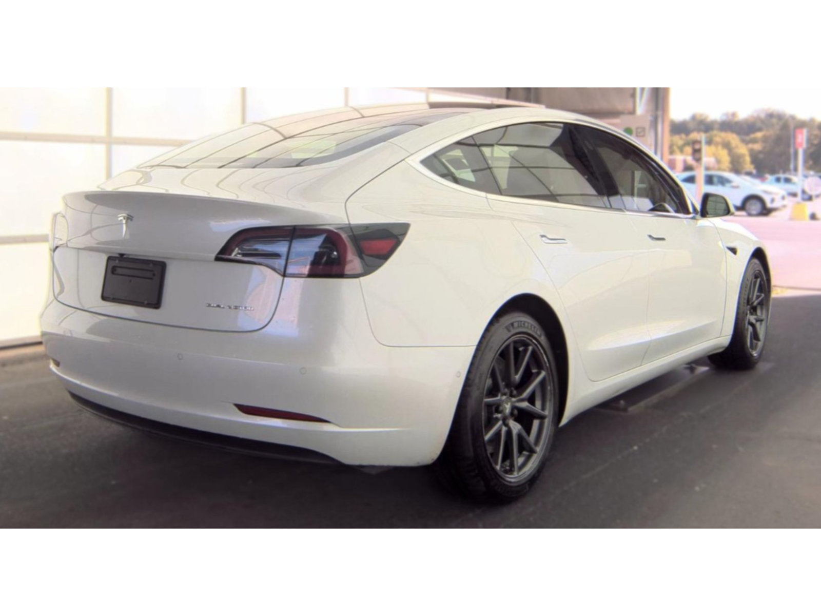Used 2018 Tesla Model 3 Long Range AWD/4WD image 3