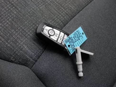 Used 2022 Ford F150 XLT w/ Equipment Group 302A High image 11