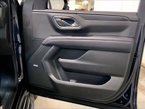 Used 2021 Chevrolet Tahoe RST w/ Luxury Package image 23