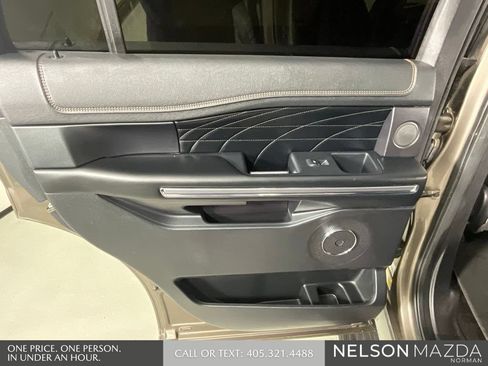 Used 2018 Ford Expedition Platinum RWD image 18