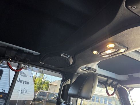 Used 2020 Jeep Gladiator Rubicon w/ Uconnect 4C Nav & Sound Group image 31