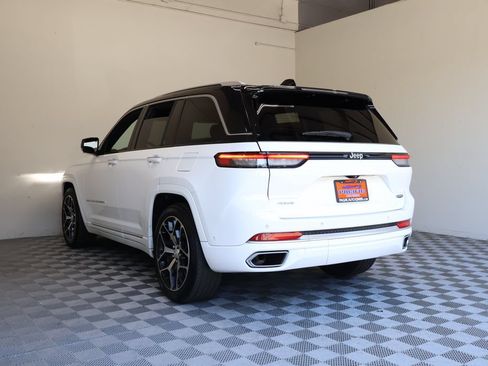 Used 2022 Jeep Grand Cherokee Summit AWD/4WD image 13