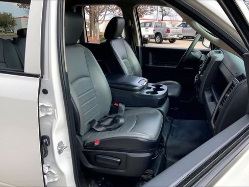 Used 2023 RAM 1500 Tradesman w/ Chrome Appearance Group image 9