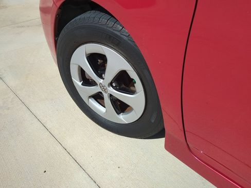 Used 2014 Toyota Prius Three FWD image 10
