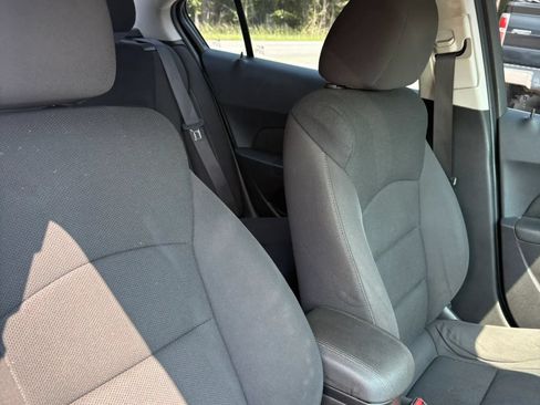 Used 2016 Chevrolet Cruze LT FWD image 20