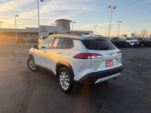 Used 2022 Toyota Corolla Cross LE image 6