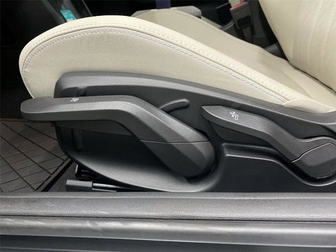 New 2026 MINI Cooper 2-Door Hardtop FWD image 18