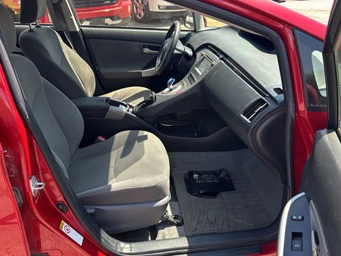Used 2014 Toyota Prius Two FWD image 12