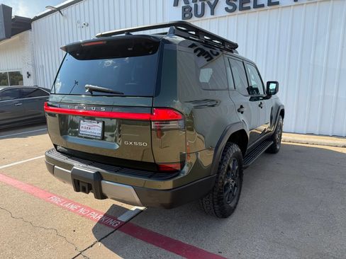 Used 2024 Lexus GX 550 AWD/4WD image 7