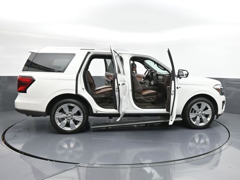 Used 2023 Ford Expedition King Ranch image 38