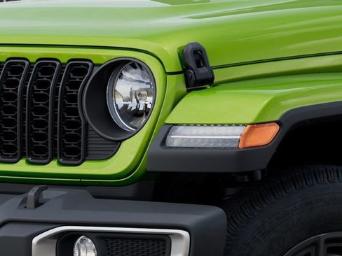 New 2025 Jeep Gladiator Sport AWD/4WD image 10