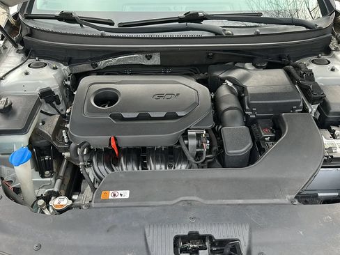 Used 2015 Hyundai Sonata SE w/ Option Group 09 FWD image 10