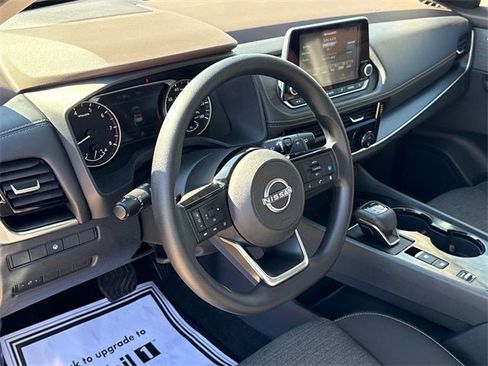 Used 2023 Nissan Rogue SV image 18