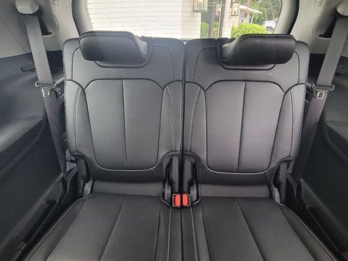 Used 2022 Jeep Grand Cherokee L Limited RWD image 23