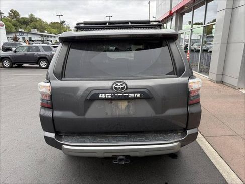 Certified 2021 Toyota 4Runner TRD Off-Road AWD/4WD image 7