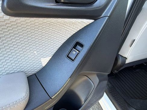 Used 2017 Subaru Forester 2.5i Premium image 15