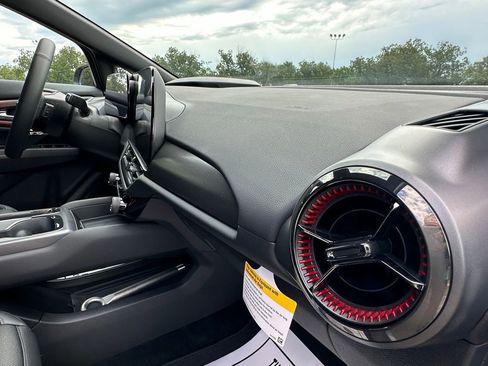 New 2025 Chevrolet Equinox EV RS w/ Convenience Package II image 27