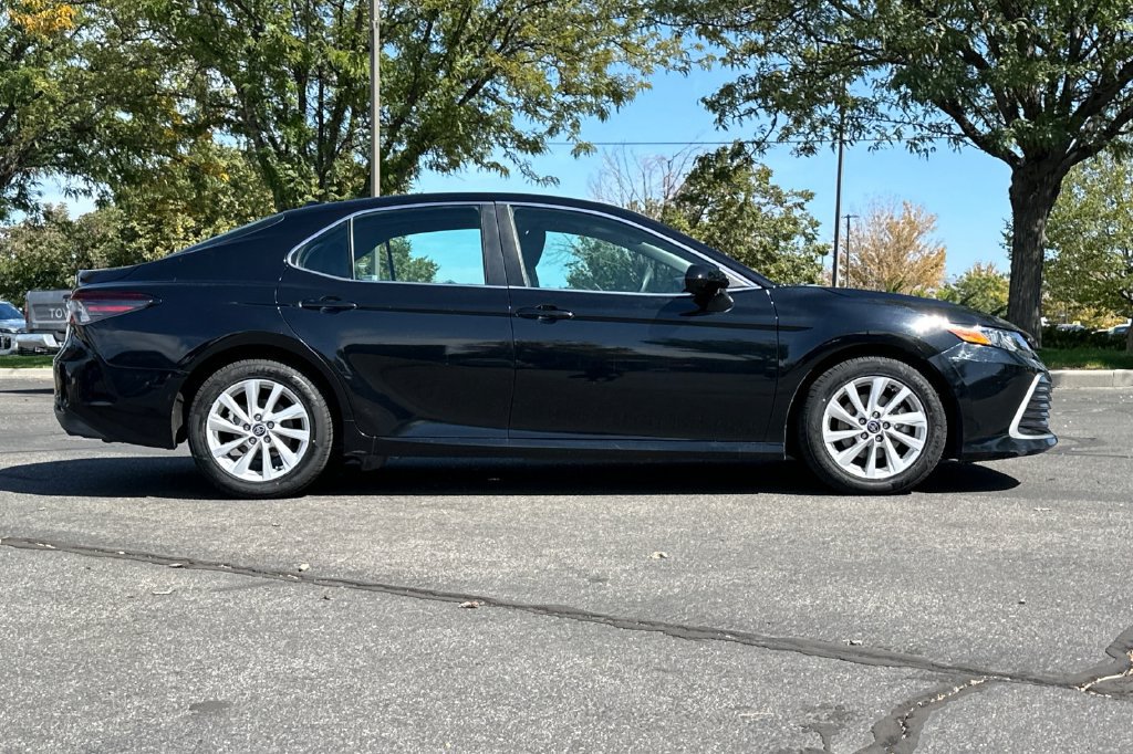 Used 2021 Toyota Camry LE FWD image 11