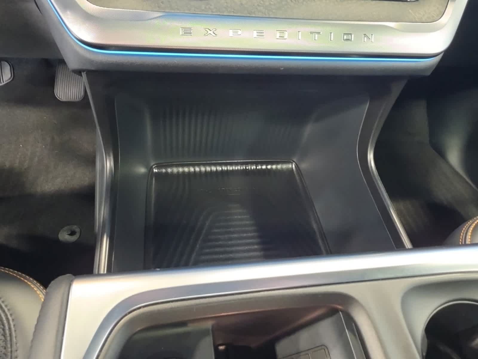 Used 2025 Ford Expedition Tremor AWD/4WD image 33