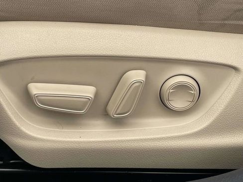 Used 2022 Toyota Camry LE image 18