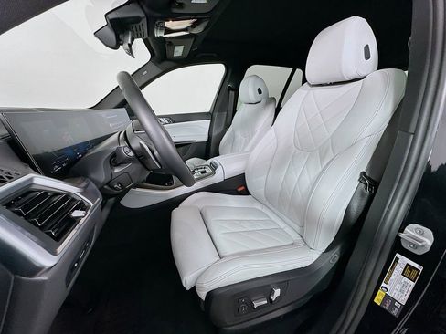 Used 2025 BMW X5 xDrive50e w/ Parking Assistance Package image 21