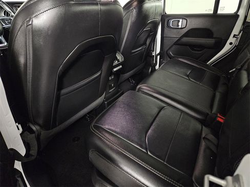 Used 2021 Jeep Wrangler Unlimited Sahara image 25