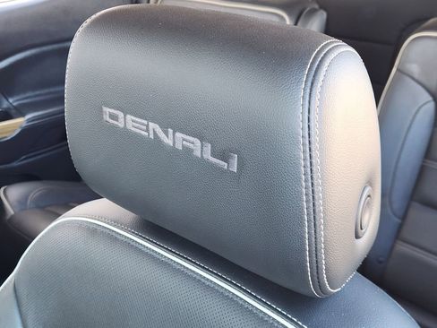 Used 2017 GMC Acadia Denali image 25