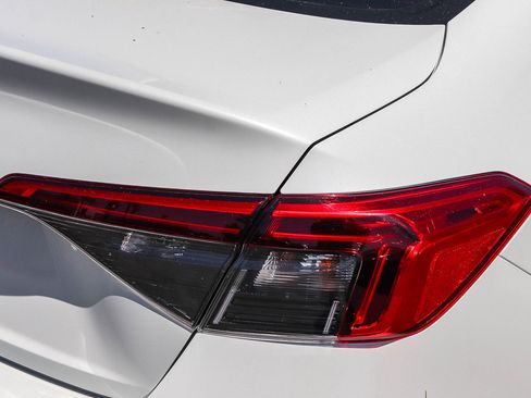 Used 2022 Honda Civic LX image 9