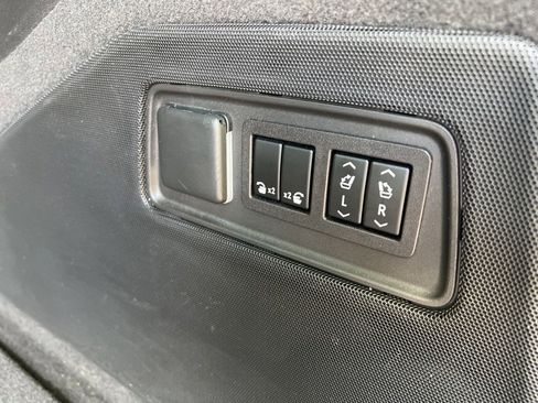 Used 2023 Cadillac Escalade ESV V w/ LPO, Floor Liner Package AWD/4WD image 12