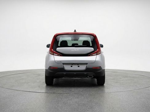 Used 2025 Kia Soul LX w/ LX Technology Package image 7