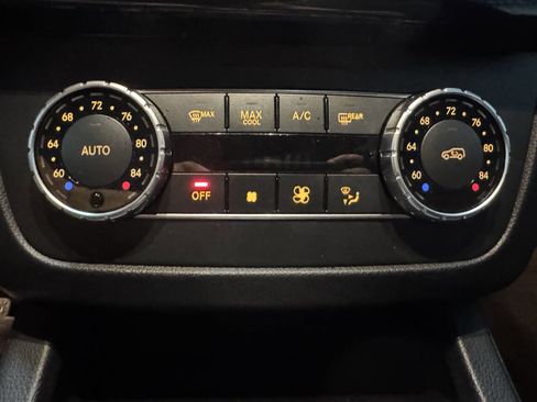 Used 2016 Mercedes-Benz GLE 350 4MATIC w/ Premium Package image 29