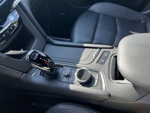 Used 2023 Cadillac XT6 Premium Luxury w/ Technology Package FWD image 20