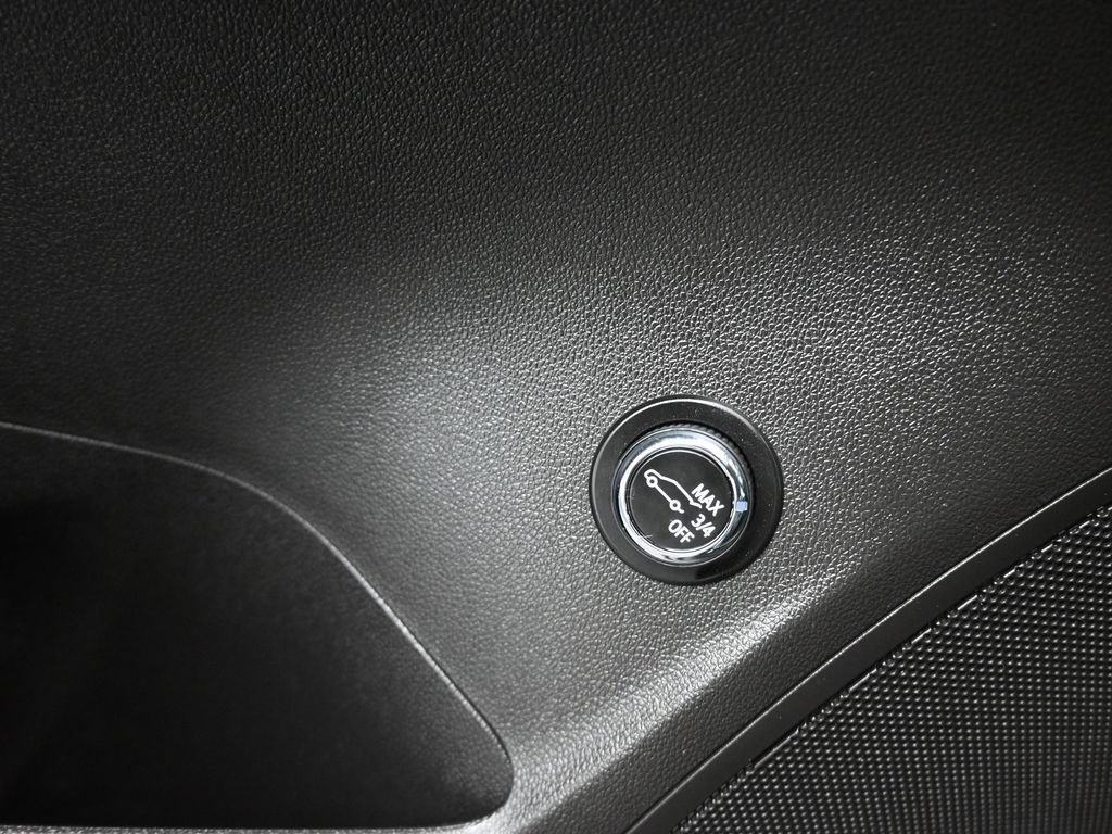 Used 2023 Buick Envision Preferred FWD image 11